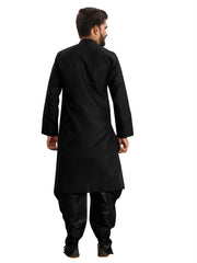 Beautiful look Men's all-weather kurta and payjama