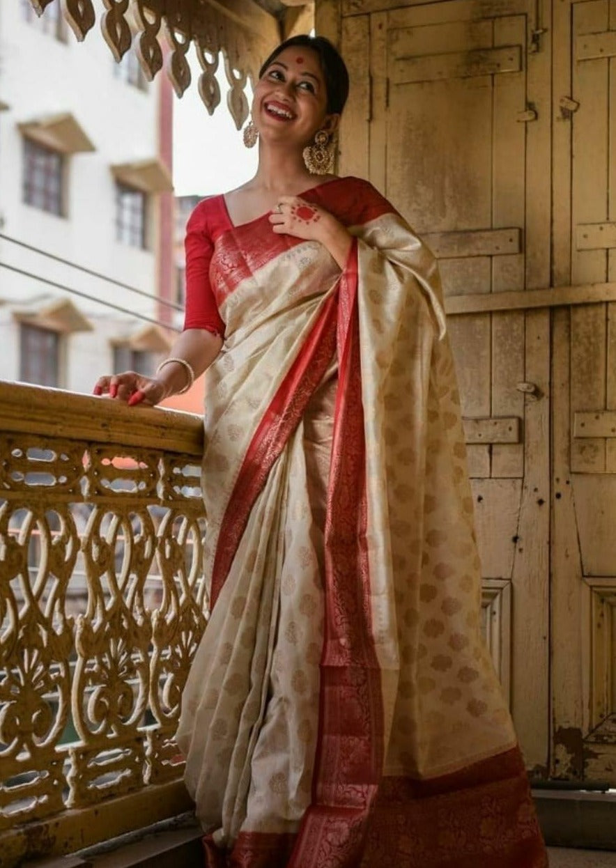 Awesome Zari Weaving With Rich Pallu Banarasi Silk Saree