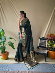 Kanjivaram Banarasi Silk Saree with Jaquard Border