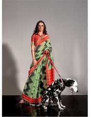 Soft Handwoven Mal Spun Contrast Print saree