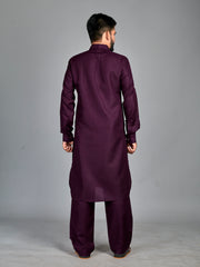 Beautiful look Men's all-weather kurta and payjama